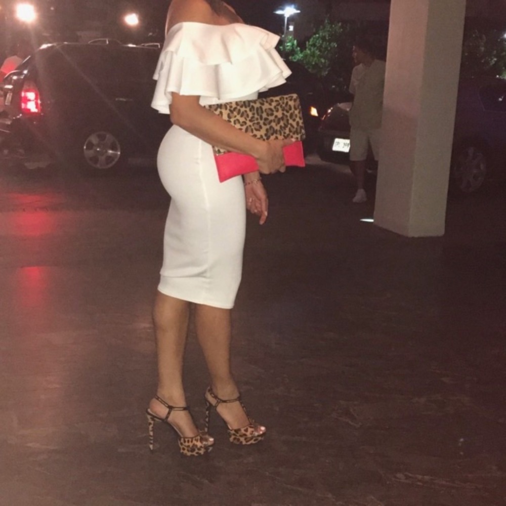 White bodycon dress